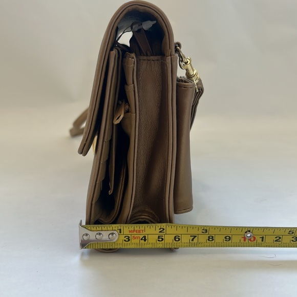 NWOT Elegant Deep Gold Crossbody Bag - Picture 11 of 11